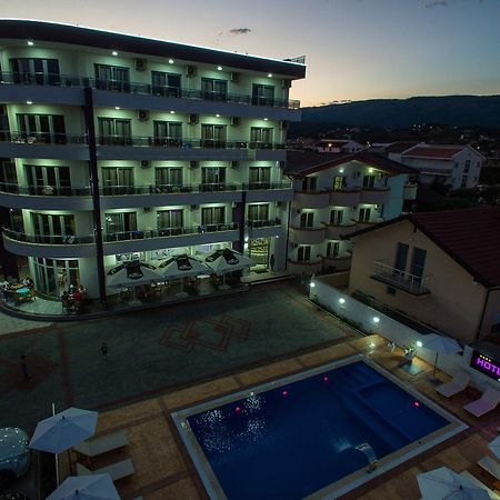 Hotel Edita Ulcinj Esterno foto