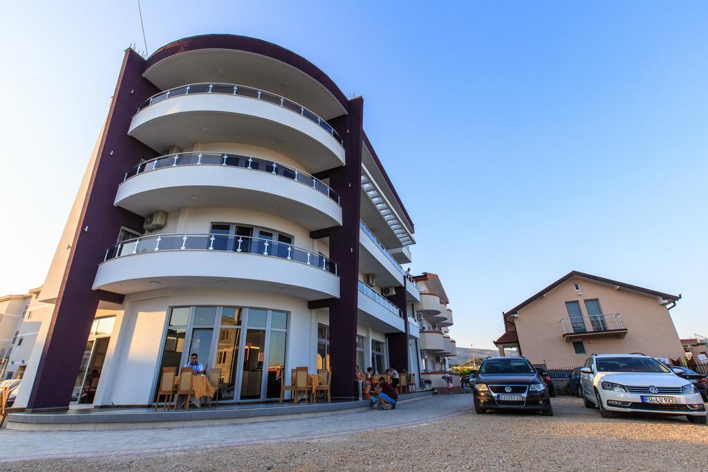 Hotel Edita Ulcinj Esterno foto