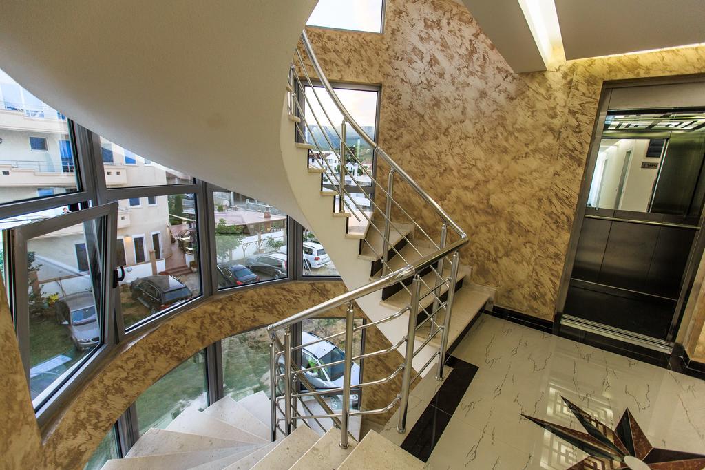 Hotel Edita Ulcinj Esterno foto