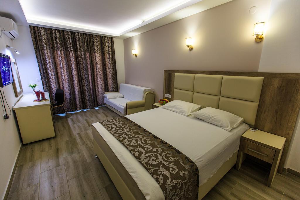 Hotel Edita Ulcinj Esterno foto