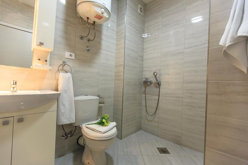 Hotel Edita Ulcinj Esterno foto