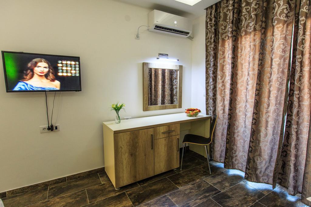 Hotel Edita Ulcinj Esterno foto