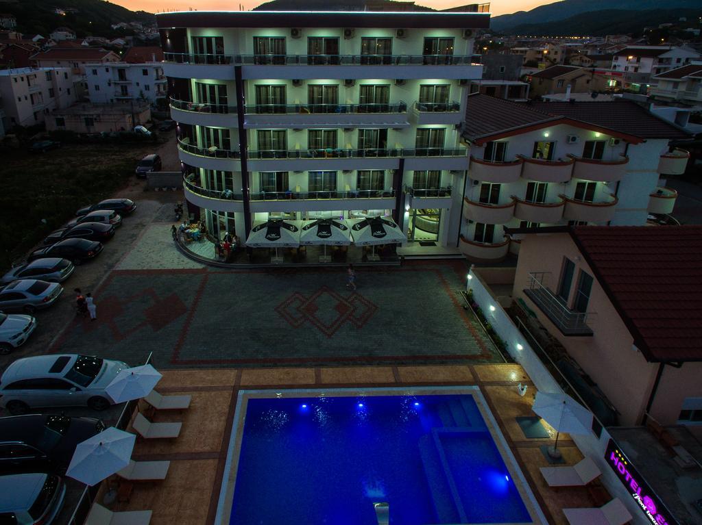 Hotel Edita Ulcinj Esterno foto