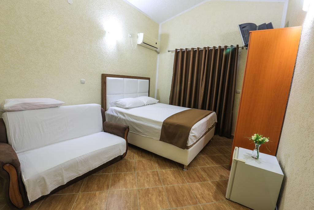 Hotel Edita Ulcinj Esterno foto
