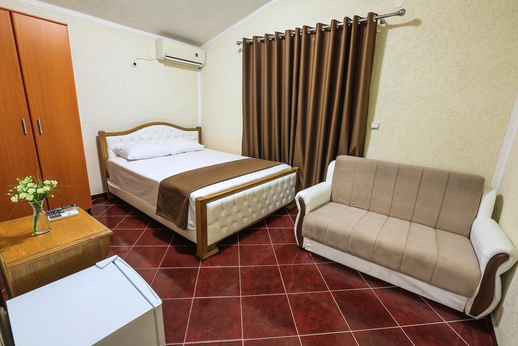Hotel Edita Ulcinj Esterno foto